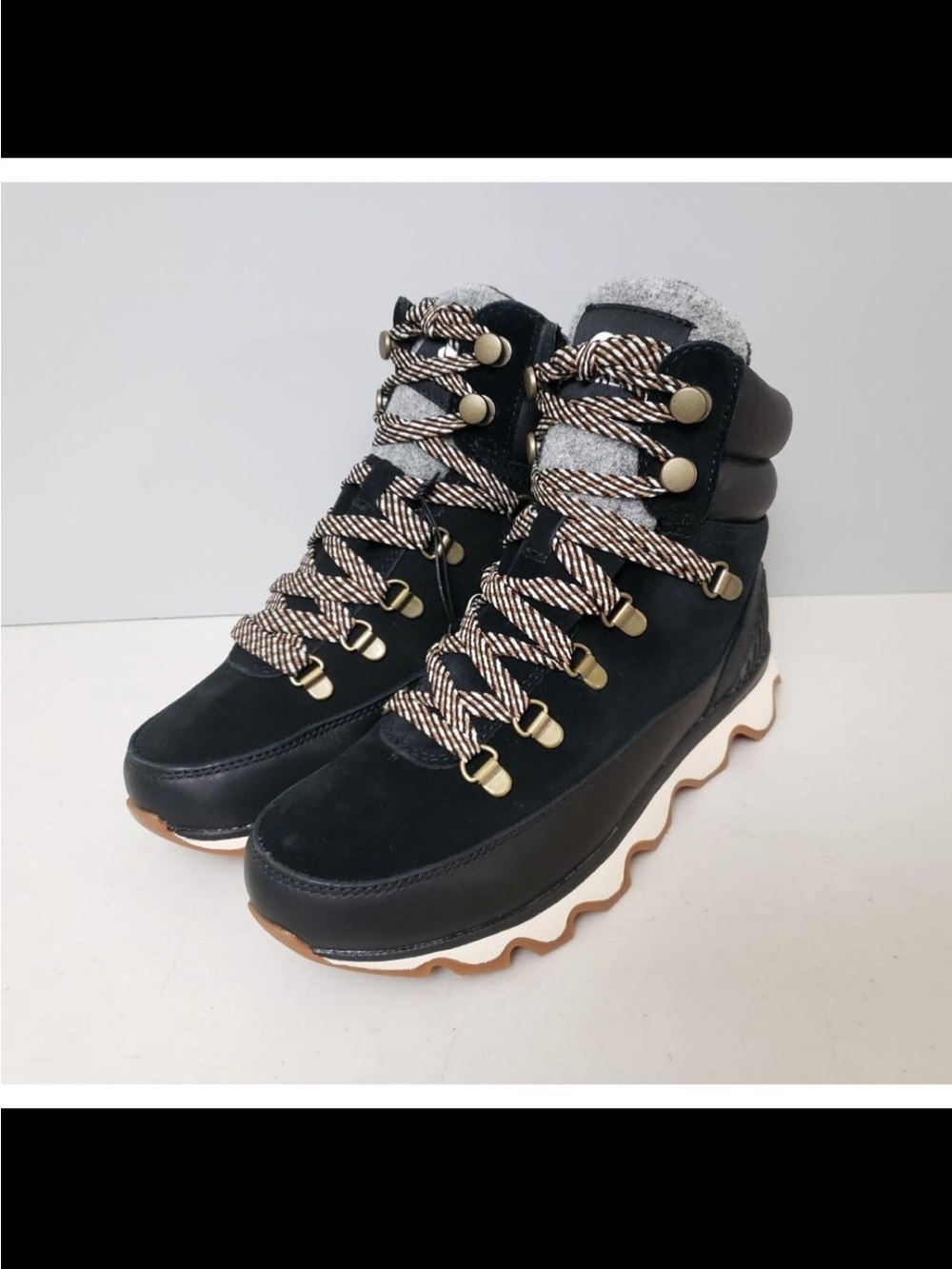 SOREL Kinetic Conquest Waterproof Winter Boots — Women’s Size 9.5